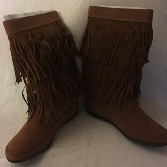 Fringe Boots - Picture 4 of 4